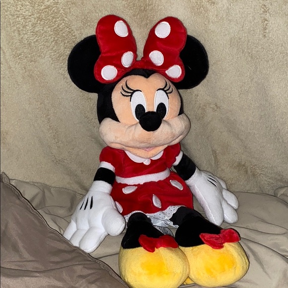 NWT, 18 inch Minnie Mouse stuffed animal - Picture 4 of 6